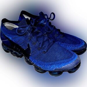 Nike Men's Blue Athletic Shoes